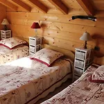 10 Pers 4 Ch Village Chalet *