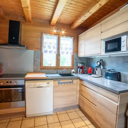 Chalet Morillon Village Chalet 10 Pers 4 Ch Vue Montagne Proche Centre Village Et Telecabine Accessible En 5 Minutes Via Skibus Gratuit Morillon