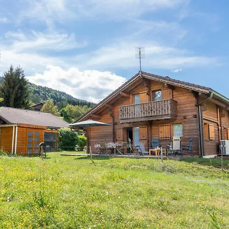 Morillon Village Chalet 10 Pers 4 Ch Vue Montagne Proche Centre Village Et Telecabine Accessible En 5 Minutes Via Skibus Gratuit Morillon
